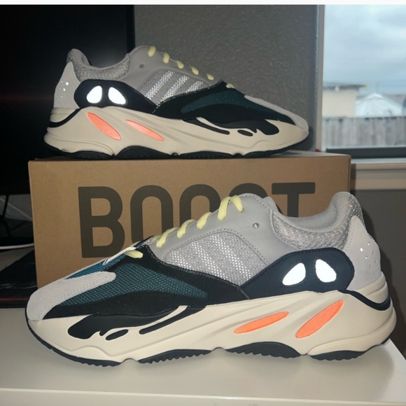 YEZZY WAVE RUNNERS 700 - Picture 2 of 5